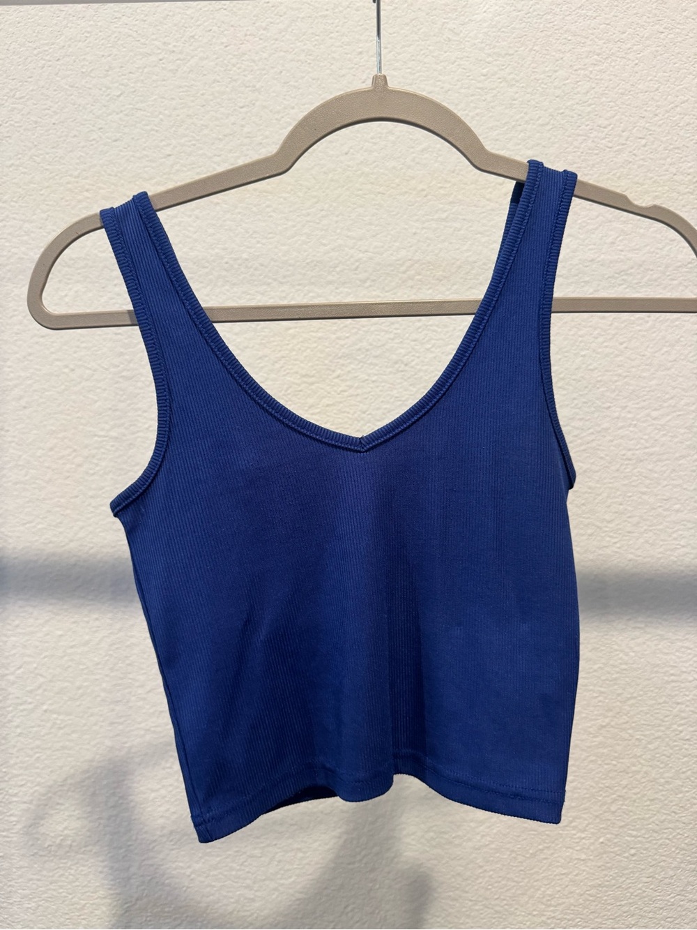 SHEIN Blue Ribbed V-Neck Crop Tank